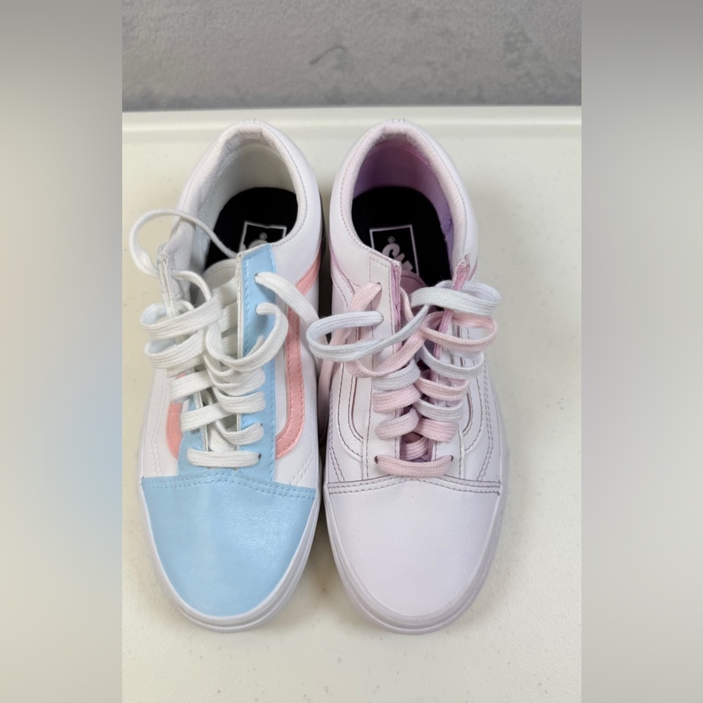 Vans Women's Shoes - Blue, Pink, and White Leather Size 7 Lace Up